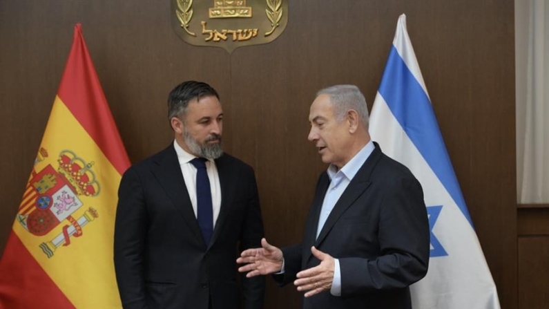 El presidente de VOX Santiago Abascal (i) se reúne con el primer ministro israelí Benjamín Netanyahu, este martes 28 de mayo de 2024 en la Oficina del Primer Ministro, en Jerusalén. EFE/VOX