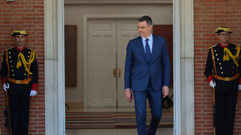 Imagen de archivo del presidente del Gobierno, Pedro Sánchez en el Palacio de la Moncloa. EFE/ Kiko Huesca
