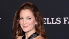 Drew Barrymore, se niega a dar celulares a sus hijos, a pesar de la presión social