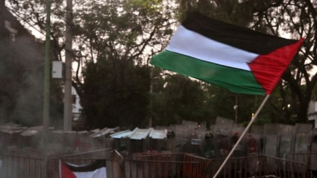 Manifestación pro-Palestina en la embajada de Israel en México deja a 16 policías heridos