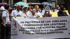 Adultos mayores protestan en Caracas contra la «pensión de hambre» y por una «vejez digna»