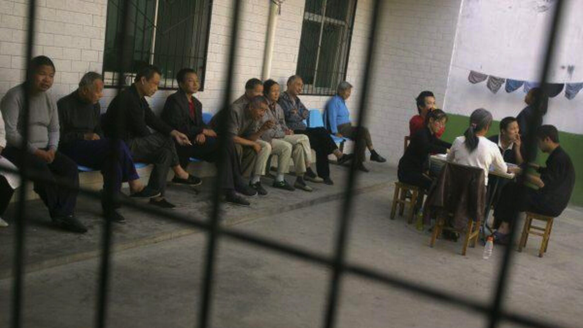 Se observa a pacientes dentro de un hospital psiquiátrico en Xian, en la provincia de Shaanxi, China, el 8 de octubre de 2006. Personas cuerdas han sido forzadas a ingresar en hospitales psiquiátricos en China