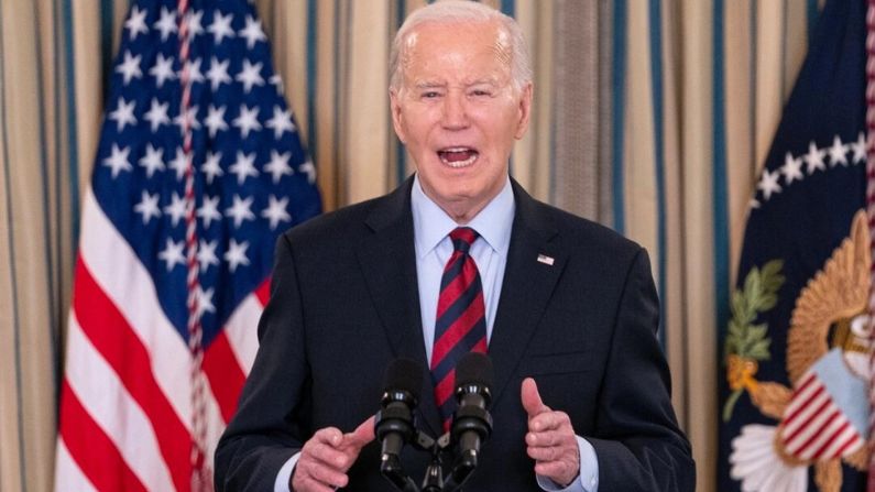 El presidente Joe Biden habla durante una reunión con su Consejo de Competencia en el Comedor Estatal de la Casa Blanca, el 5 de marzo de 2024. (Nathan Howard/Getty Images)