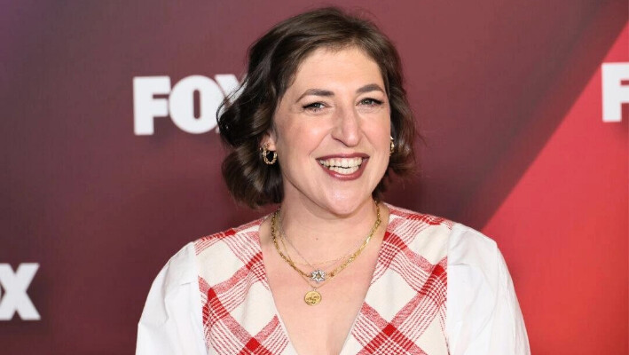 Mayim Bialik asiste a 2022 Fox Upfront en la ciudad de Nueva York el 16 de mayo de 2022. (Dia Dipasupil/Getty Images)