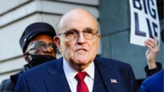 Juez de Nueva York desestima caso de quiebra de Rudy Giuliani