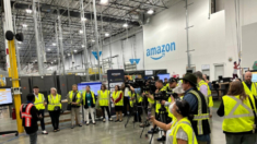 Amazon abre centro de distribución farmacéutica en California con entrega exprés de medicamentos