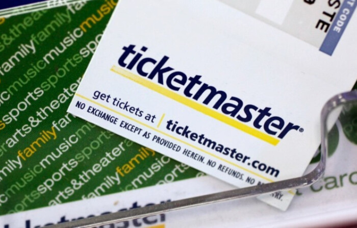 Entradas y tarjetas regalo de Ticketmaster en una taquilla de San José, California, el 11 de mayo de 2009. (Paul Sakuma/Foto AP)