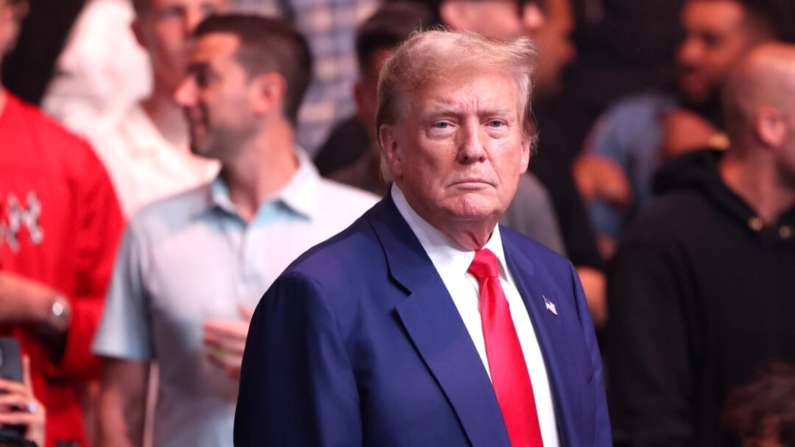 El expresidente Donald Trump asiste al UFC 302 en el Prudential Center de Newark, Nueva Jersey, el 1 de junio de 2024. (Luke Hales/Getty Images)