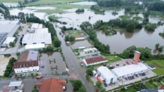 Mueren 4 personas y descarrila tren en medio de fuertes lluvias e inundaciones en Alemania