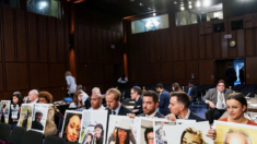Familias de víctimas buscan “ajuste de cuentas” judicial con Boeing por accidentes fatales del 737 MAX