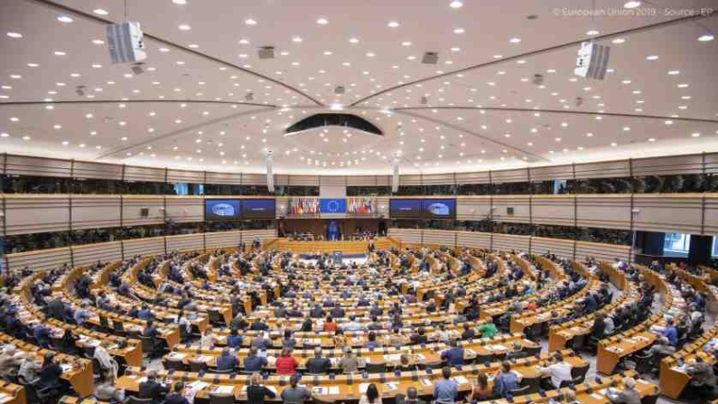 Sala de plenos del Parlamento Europeo en Bruselas. (Foto: UE)