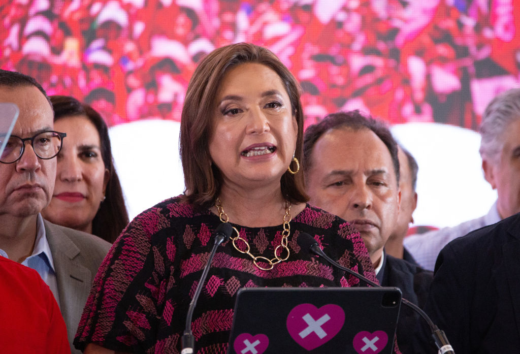 Gálvez impugna la elección presidencial ante autoridad y pide sanción para López Obrador