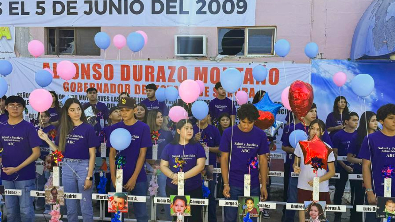 Sobrevivientes de la Guardería ABC participan en una misa para recordar a los niños que fallecieron durante un incendio en 2009, este miércoles 5 de junio de 2024 en la ciudad de Hermosillo, Sonora (México). EFE/ Daniel Sánchez