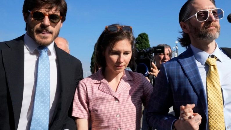 Amanda Knox llega a la sala del tribunal de Florencia, Italia, el miércoles 5 de junio de 2024. (AP Photo/Antonio Calanni)