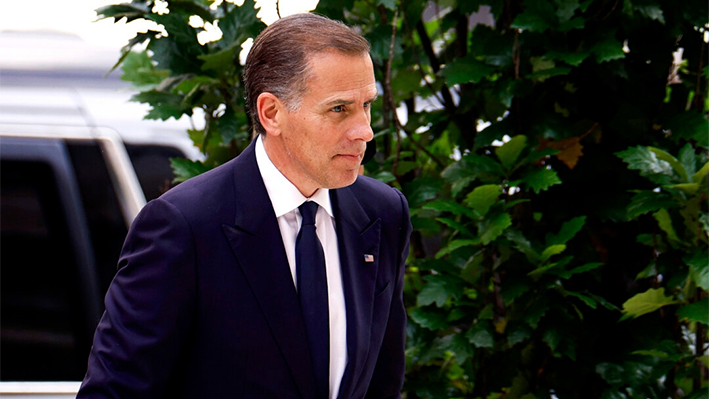 Hunter Biden, hijo del presidente Joe Biden llega al edificio federal J. Caleb Boggs en Wilmington, Delaware, el 5 de junio de 2024. (Anna Moneymaker/Getty Images)