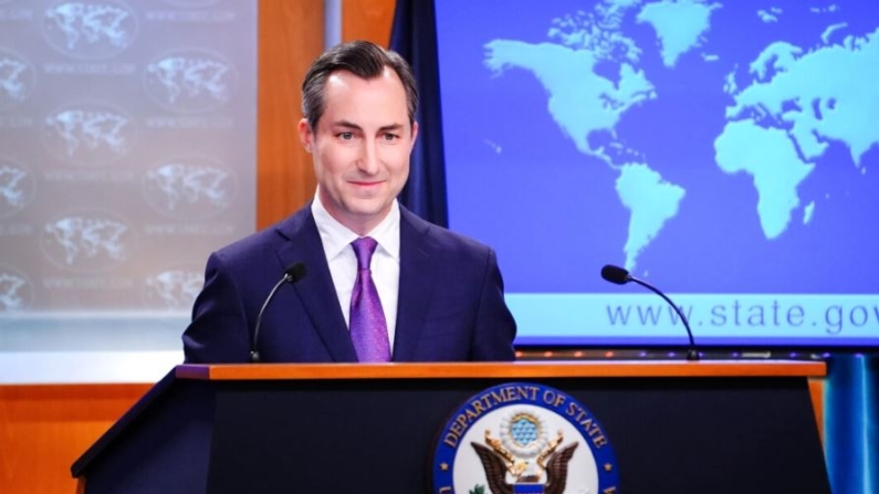 El portavoz del Departamento de Estado, Matthew Miller, habla durante una rueda de prensa en el Departamento de Estado en Washington el 24 de julio de 2023. (Madalina Vasiliu/The Epoch Times)