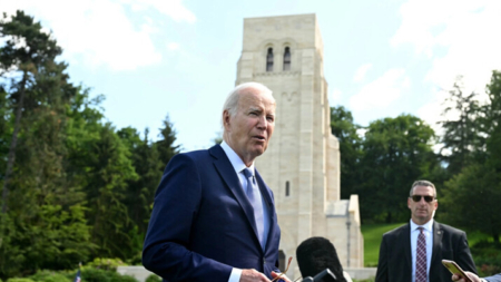 Biden concluye su visita a Francia con un llamado a rechazar el aislacionismo