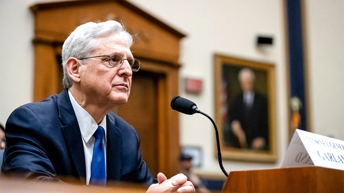 El fiscal general Merrick Garland declara durante una audiencia del Comité Judicial de la Cámara de Representantes en Washington el 4 de junio de 2024. (Allison Bailey/Middle East Images vía AFP)