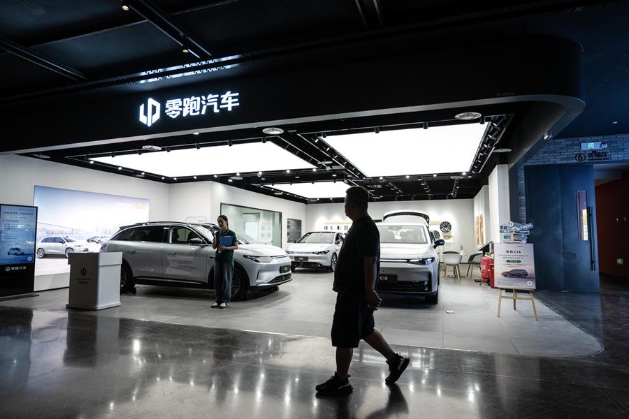 CE comunica a China su intención de imponer arancel de hasta 38.1 % a coches eléctricos