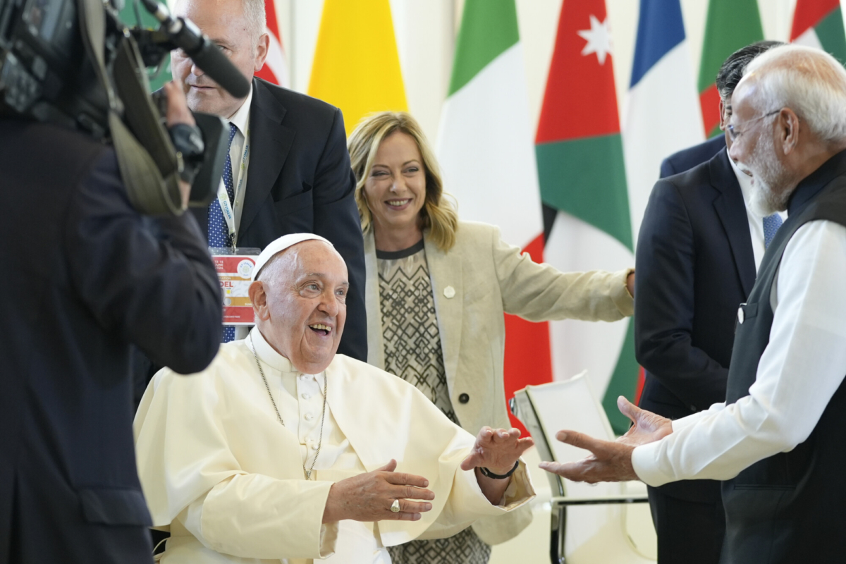 papa-francisco-en-g7-el-primer-pontifice-en-asistir2.jpg