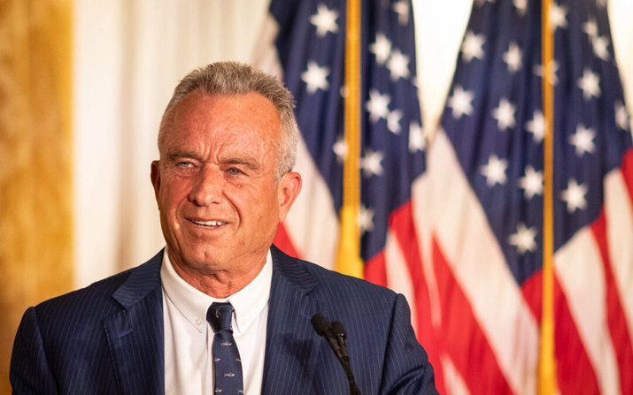 El candidato presidencial Robert F. Kennedy Jr. habla en la Biblioteca Nixon en Yorba Linda, California, el 12 de junio de 2024. (John Fredricks/The Epoch Times)