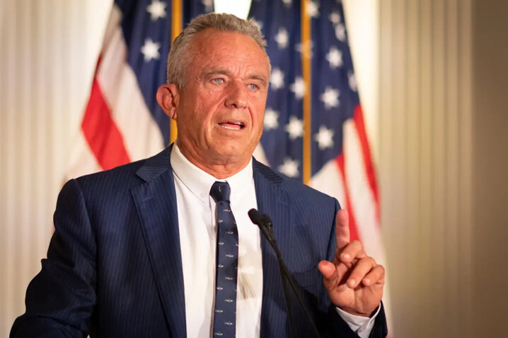 El candidato presidencial Robert F. Kennedy Jr. habla en la Biblioteca Nixon, en Yorba Linda, California, el 12 de junio de 2024. (John Fredricks/The Epoch Times)