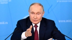 Putin ofrece un alto el fuego si Ucrania entrega los territorios orientales