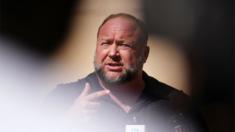 Juez rechaza plan de quiebra para empresa de Alex Jones