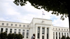 Objetivo de inflación del 2% de la Reserva Federal «merece la pena mantener», según economistas