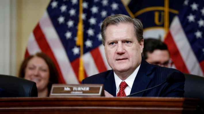 El presidente Michael Turner (R-OH) habla en una audiencia con el Comité de Inteligencia (Selecto) de la Cámara de Representantes en el edificio de oficinas de Cannon en Washington, el 12 de marzo de 2024. (Anna Moneymaker/Getty Images)