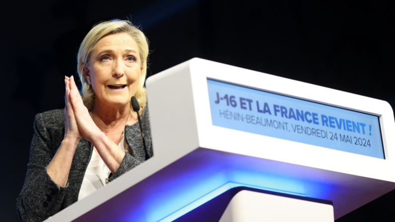 La presidenta del grupo parlamentario de extrema derecha francés Rassemblement National (RN), Marine Le Pen, durante una reunión de campaña del partido, el 24 de mayo de 2024. (Foto de FRANCOIS LO PRESTI / AFP) (Foto de FRANCOIS LO PRESTI/AFP via Getty Images)