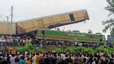 Al menos 8 personas murieron por la colisión de trenes en una zona turística del este de la India