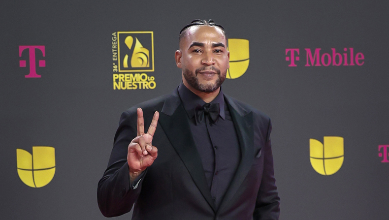 Fotografía de archivo fechada el 22 de febrero de 2024 del cantante puertorriqueño Don Omar posando durante la alfombra magenta de la 36° edición del Premio Lo Nuestro de la música latina celebrado en el Centro Kaseya de Miami, Florida, EE.UU. (EFE/Eva Marie Uzcátegui)