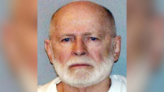 Tres acusados por asesinato en prisión del gángster James «Whitey» Bulger comparecerán