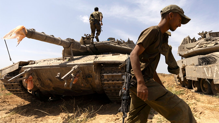 Soldados israelíes cerca de la frontera con la Franja de Gaza, en el sur de Israel, el 2 de mayo de 2024. (Amir Levy/Getty Images)