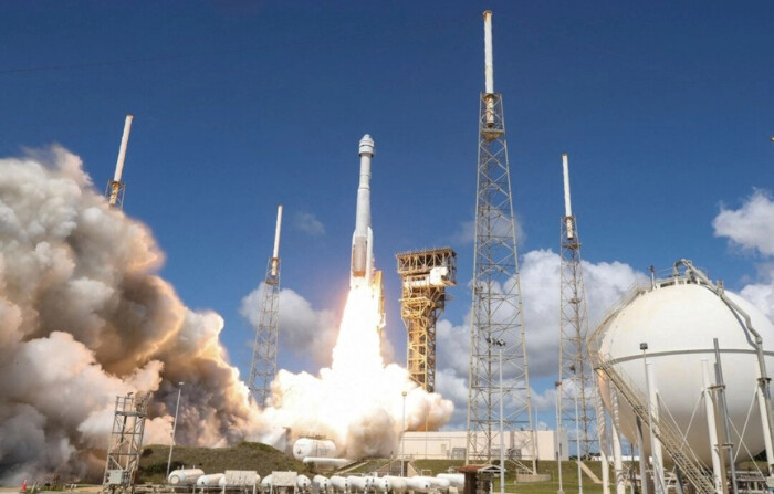 Un cohete Atlas V de United Launch Alliance que transporta a dos astronautas a bordo del Starliner-1 Crew Flight Test (CFT) de Boeing, es lanzado en una misión a la Estación Espacial Internacional, en Cabo Cañaveral, Florida, el 5 de junio de 2024. (Joe Skipper/Reuters)