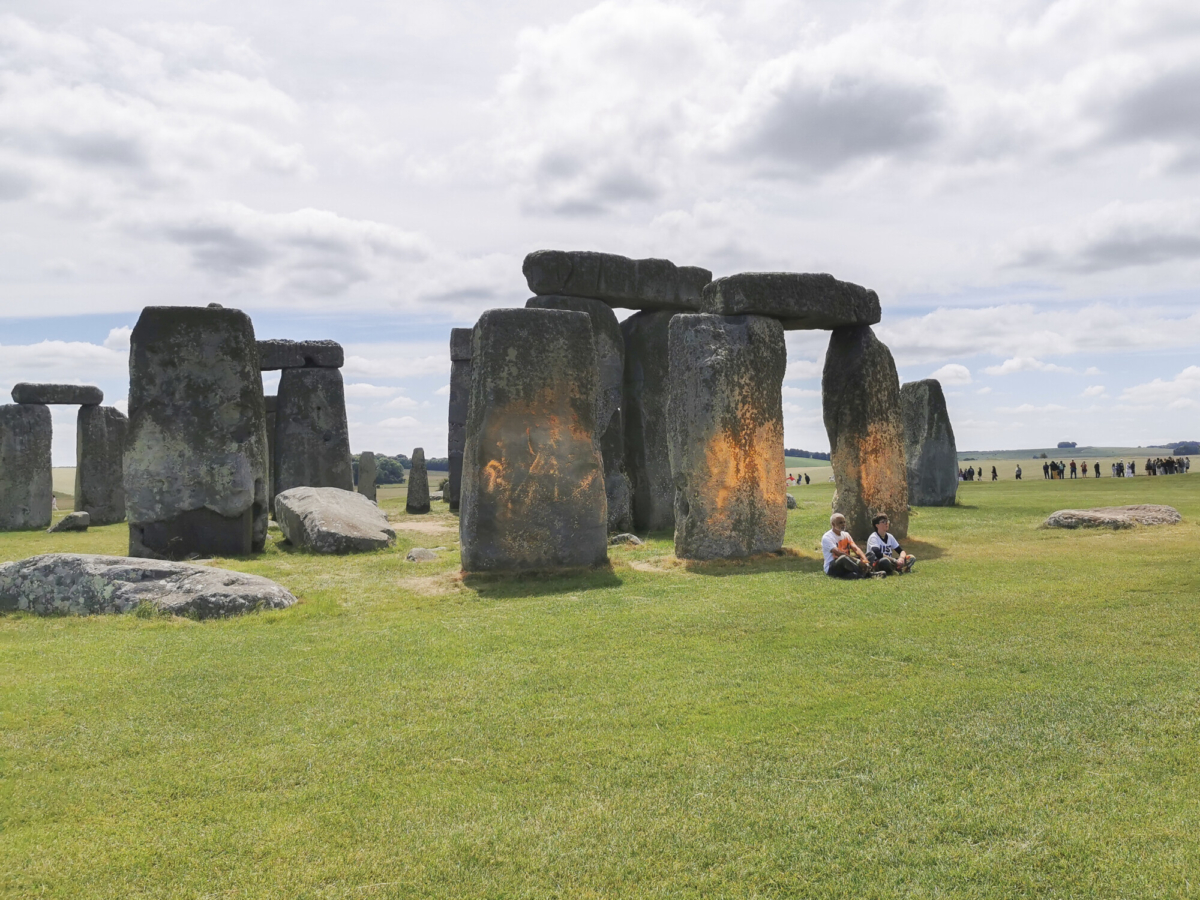 detienen-activistas-por-rociar-pintura-al-stonehenge1.jpg