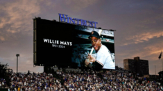 Ejecutivos del béisbol y el expresidente Obama lamentan la muerte de Willie Mays