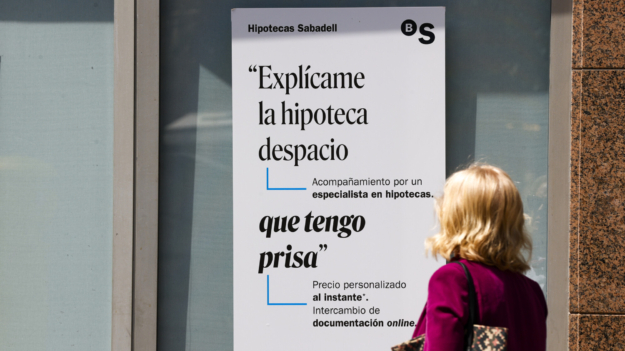 La firma de hipotecas sobre viviendas se dispara un 28 % en abril tras hundirse en marzo