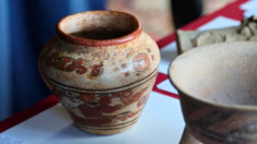 Jarrón vendido por USD 4 en EE.UU. resulta ser una pieza arqueológica milenaria maya