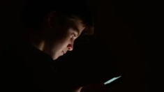 España presenta una aplicación móvil para impedir a los menores el acceso al porno