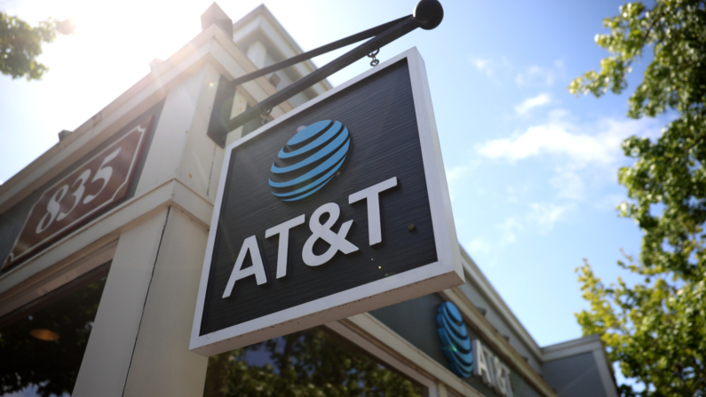 Imagen de archivo: Un letrero de AT&T en San Rafael, California. (Justin Sullivan/Getty Images)