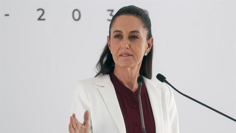 La presidenta electa de México, Claudia Sheinbaum Pardo, habla durante una conferencia de prensa el 17 de junio de 2024 en la Ciudad de México (México). EFE/Isaac Esquivel