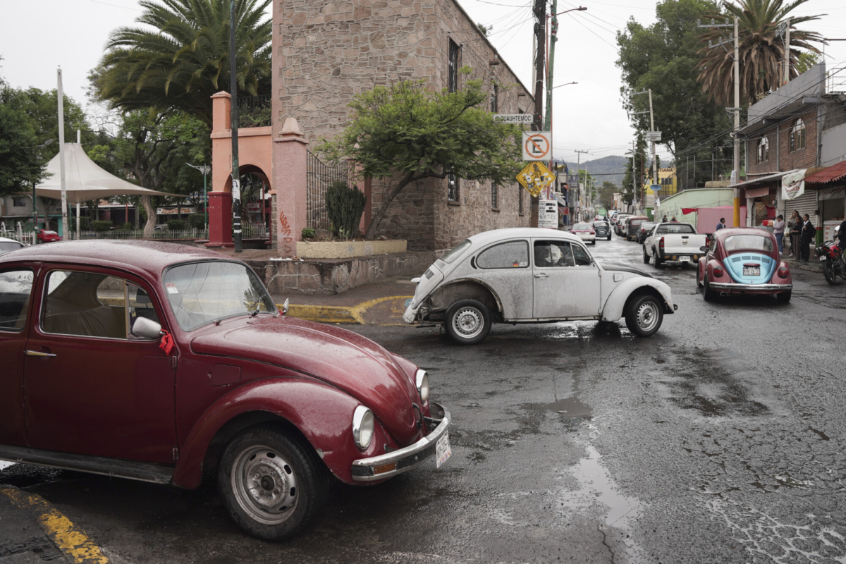 barrio-de-cdmx-mantiene-con-vida-al-emblematico-beetle-de-vw1.jpg