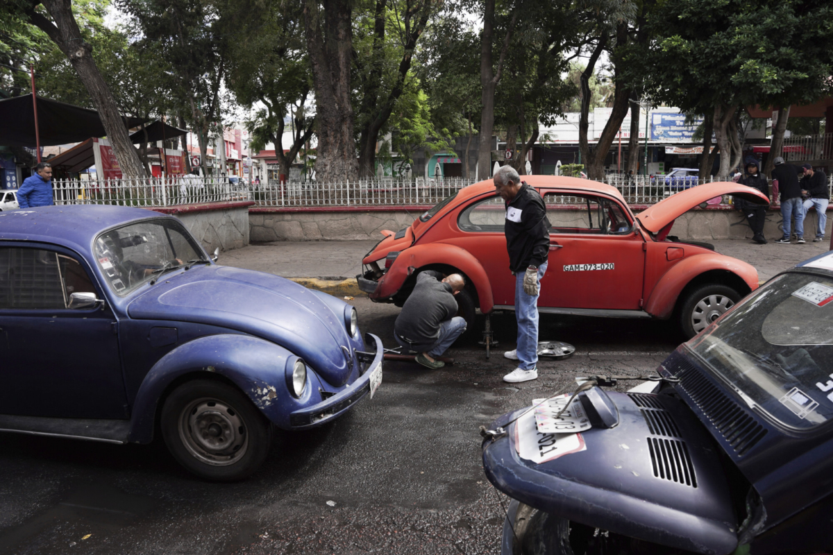 barrio-de-cdmx-mantiene-con-vida-al-emblematico-beetle-de-vw3.jpg