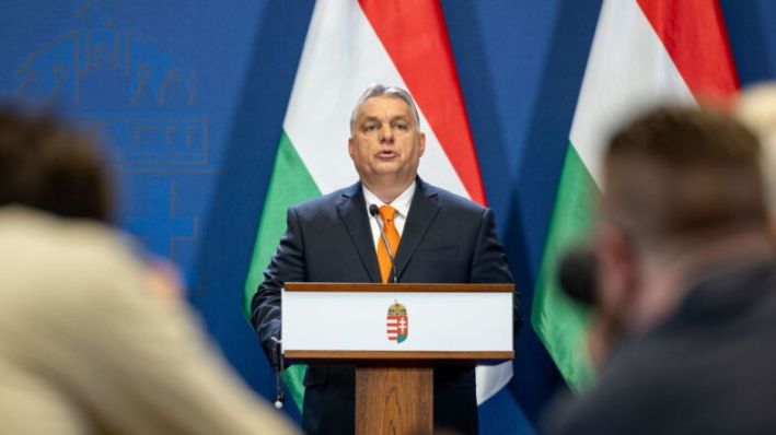 Viktor Orban, primer ministro de Hungría, habla durante una conferencia de prensa, el 17 de febrero de 2022 en Budapest, Hungría. (Janos Kummer/Getty Images)