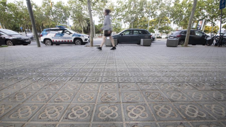 Vista del lugar después de que un joven colombiano de 26 años muriera en la madrugada del 24 de junio de 2024 por heridas de arma blanca en Barcelona, noreste de España. EFE/ Marta Pérez