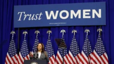 Vicepresidenta Harris pone foco en el aborto tras aniversario de revocación del fallo Roe vs Wade