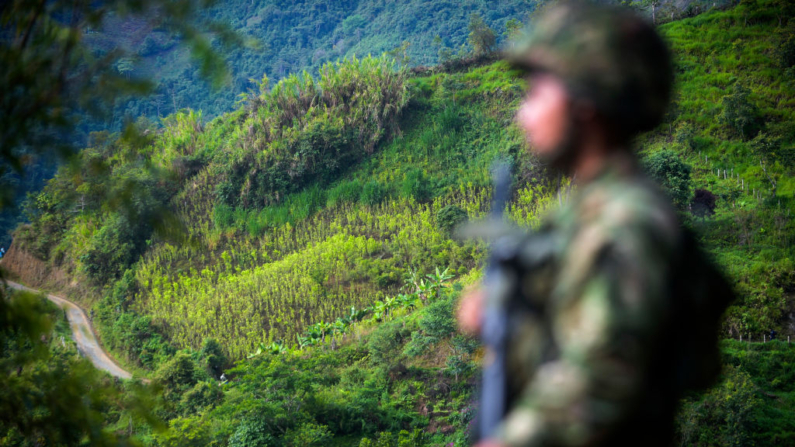 Un soldado monta guardia en una fotografía de archivo. (Raúl Arboleda/AFP vía Getty Images)