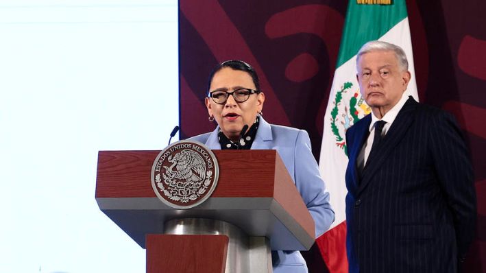 La secretaria de Seguridad y Protección Ciudadana, Rosa Icela Rodríguez, habla durante una conferencia de prensa en Palacio Nacional de la Ciudad de México México, el 25 de junio de 2024. (EFE/ José Méndez)